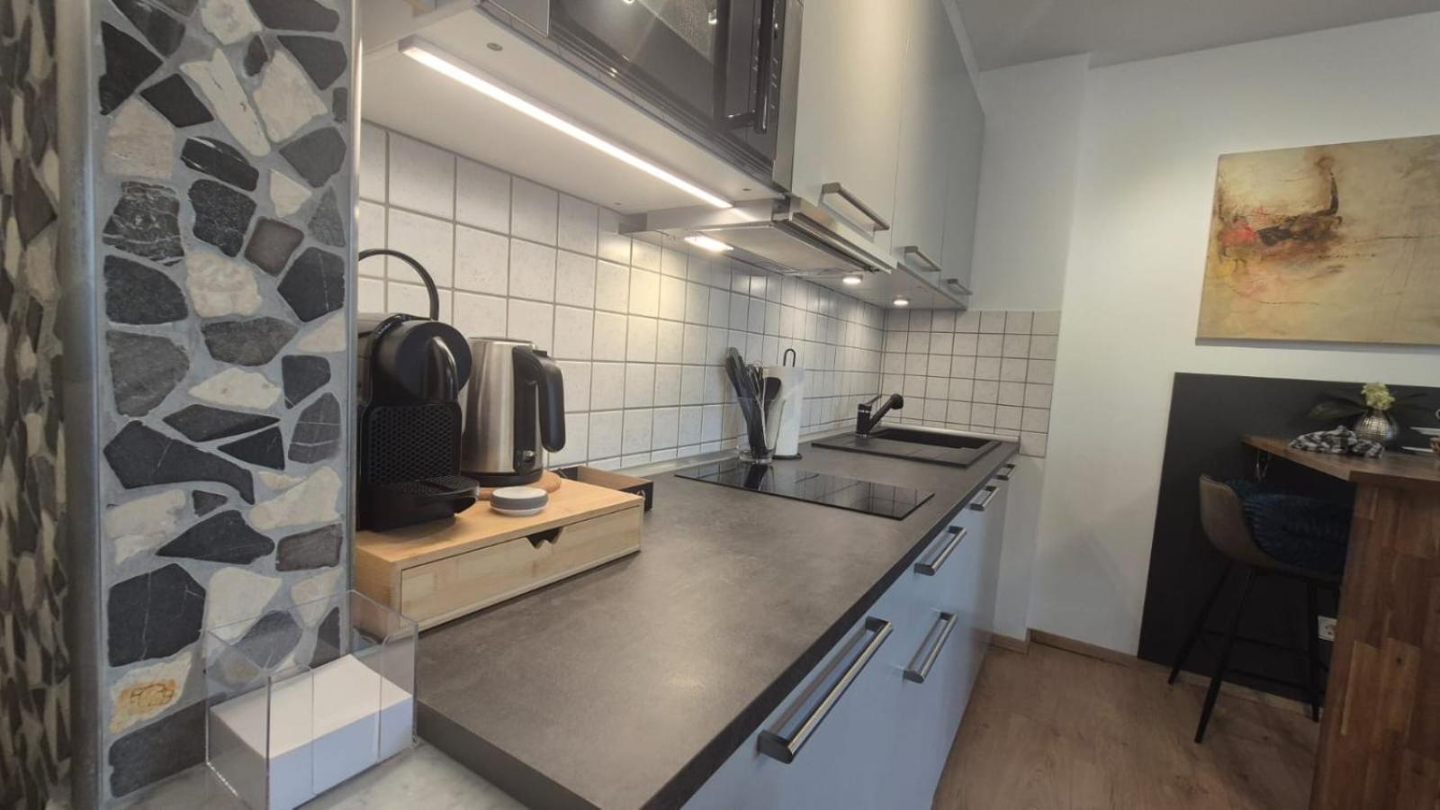Apartment 1 Mit Terrasse Und Pkw-Stellplatz Leverkusen Exterior foto